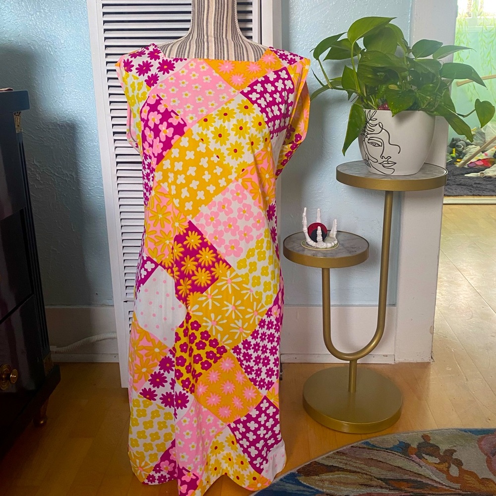 Vintage 60’s, Floral & Geometric patterned midi dress